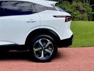 Nissan Qashqai DIG-T N-CONNECTA MHEV 16