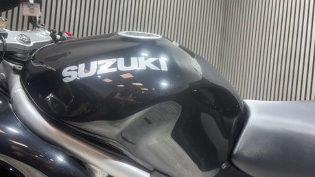 Suzuki SV650 2000 25K 1 OWNER PROJECT BIKE SPARES OR REPAIR 650CC A2 10