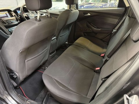 Ford Focus 1.6 Focus Zetec Auto 5dr 39