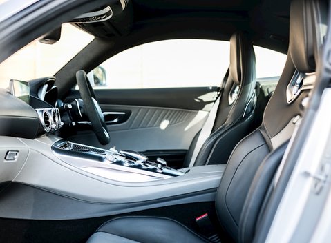 Mercedes-Benz Amg GT GT S 13