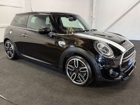Mini Hatch 2.0 Cooper S Sport Auto 3dr 6