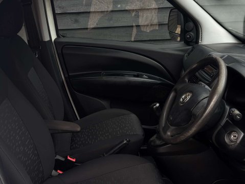 Vauxhall Combo 1.2 Combo 2000 L1H1 CDTi Sportive 39
