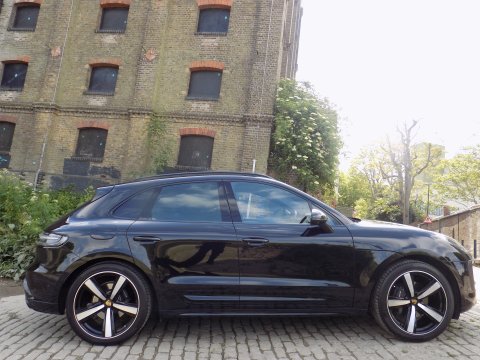 Porsche Macan 2.0T PDK 4WD SUV 15