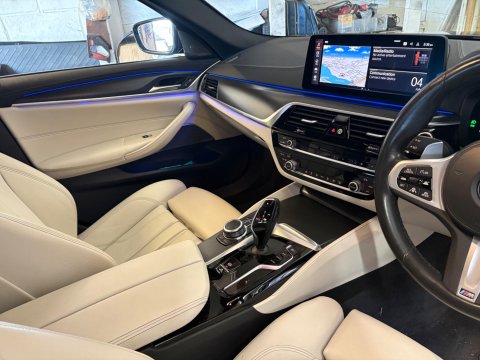 BMW 5 Series 520D M SPORT TOURING MHEV 2