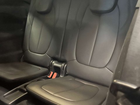 BMW 2 Series 2.0 220i M Sport Auto 5dr 31