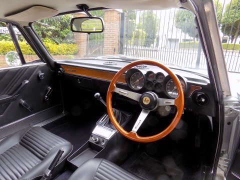 Alfa Romeo GT 1300 Junior 64