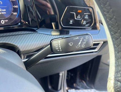 Volkswagen Golf 2.0 Golf R-Line TDI Semi-Auto 5dr 26