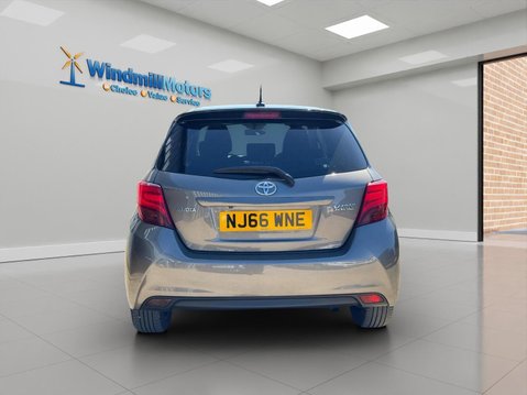 Toyota Yaris 1.33 Dual VVT-i Design Euro 6 5dr 7