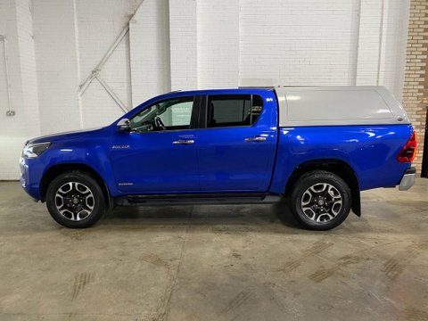Toyota Hilux INVINCIBLE 4WD D-4D DCB 8