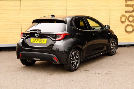 Toyota Yaris DESIGN FHEV