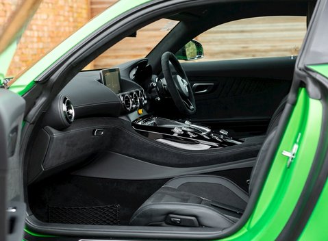 Mercedes-Benz AMG GT R 13