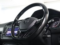 Volkswagen Tiguan SE NAV TDI BMT 4MOTION 11