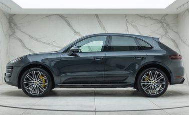 Porsche Macan TURBO 5