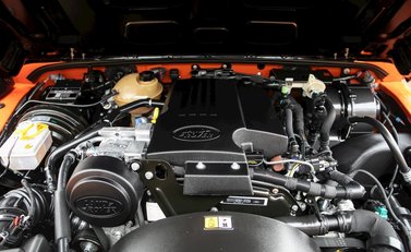 Land Rover Defender 90 Adventure 27