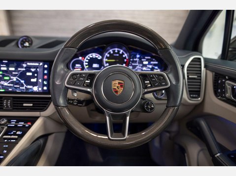 Porsche Cayenne 3.0 V6 E-Hybrid 17.9kWh Platinum Edition TiptronicS 4WD Euro 6 (s/s) 5dr (3 40
