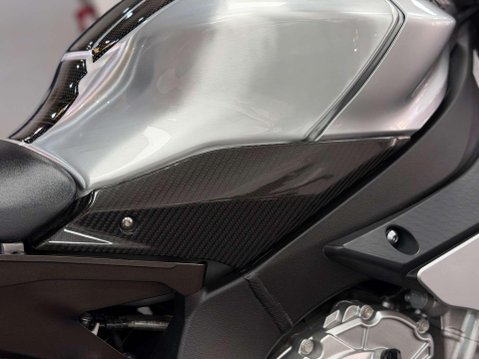 Yamaha R1M 1000 Super Sports Petrol Manual (200 ps) 24