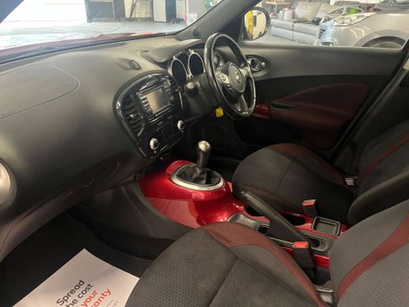 Nissan Juke 1.6 Acenta Premium Euro 5 (s/s) 5dr 9