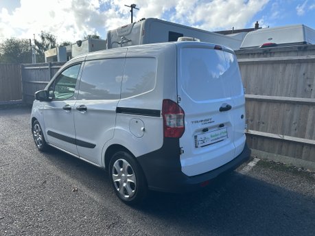 Ford Transit Courier TREND 1.5 TDCI 5dr 6