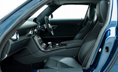 Mercedes-Benz SLS AMG 14