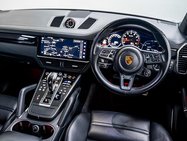 Porsche Cayenne 4.0T V8 GPF Turbo SUV 5dr Petrol TiptronicS 4WD Euro 6 (s/s) (550 ps) 4