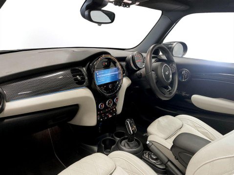 Mini Hatch 1.5 Cooper Exclusive Hatchback 3dr Petrol Steptronic Euro 6 (s/s) (136 ps) 15