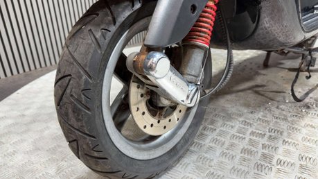 Piaggio Vespa S 2011 IDEAL LEARNER SCOOTER 125CC ONLY 14K PROJECT 20