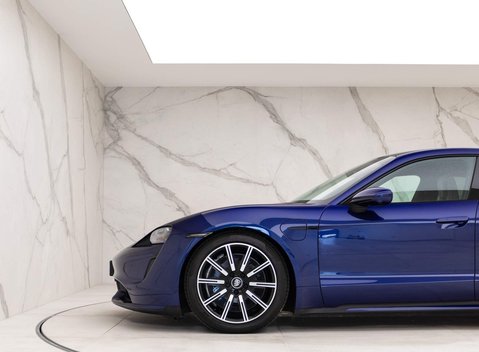 Porsche Taycan TURBO 93KWH 27