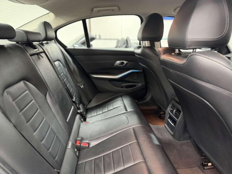 BMW 3 Series 2.0 330e 12kWh Sport Pro Saloon 4dr Petrol Plug-in Hybrid Auto Euro 6 (s/s) 52