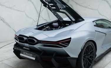 Lamborghini Revuelto 43