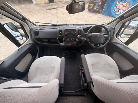 Elddis Autoquest BLUE HDI 335 L3 C/C TLL 16
