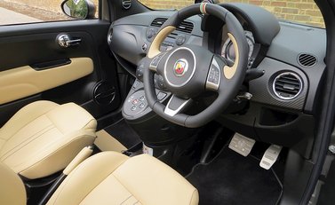 Abarth 695 Edizione Maserati 11