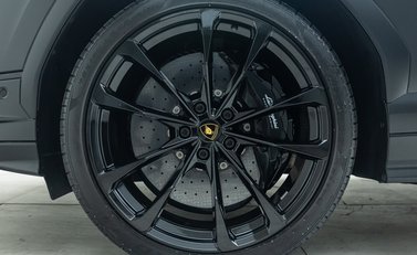 Lamborghini Urus S 30