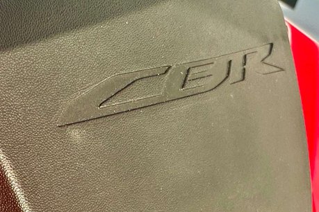 Honda CBR 1000 Super Sports Petrol Manual Euro 4 (192 ps) 25