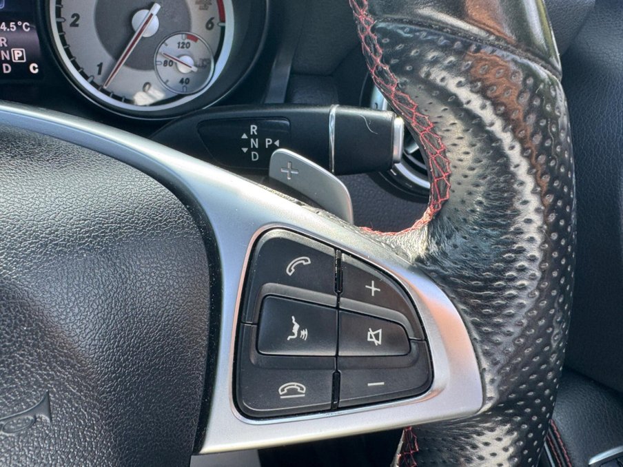 2015 Mercedes-Benz GLA — image 37