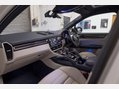 Porsche Cayenne 3.0 V6 E-Hybrid 17.9kWh Platinum Edition TiptronicS 4WD Euro 6 (s/s) 5dr (3 67