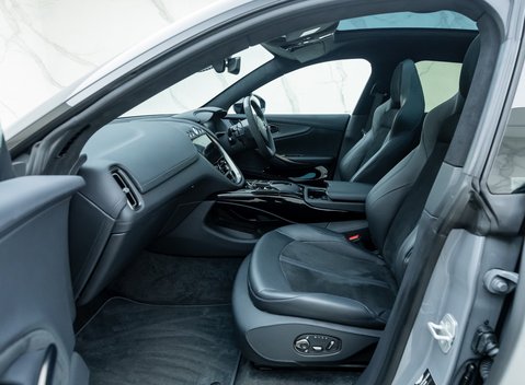 Aston Martin DBX 707 16