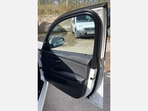 BMW 3 Series 2.0 318d SE Euro 5 4dr 23