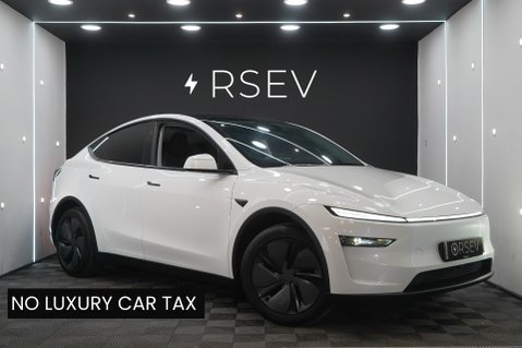 Tesla Model Y PREMIUM LONG RANGE RWD No Luxury Tax Available Now! 1 Owner VAT Qualifying 