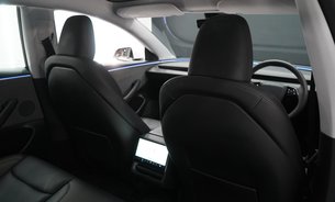Tesla Model 3 RWD GROK AI Rear Screen Heated & Vented Seats Premium Sound One Owner VAT Q 18