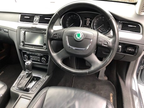 Skoda Superb ELEGANCE 2.0TDI 5dr CR DSG 4X4 Automatic 28