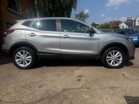 Nissan Qashqai 1.2 DIG-T Acenta Premium SUV 5dr Petrol Manual 2WD 12
