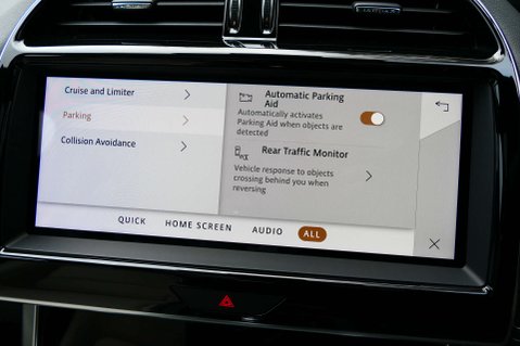 Jaguar XE 2.0 XE R-Dynamic SE D MHEV Auto 4dr 40