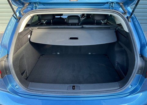 MG MG5 EV 61kWh TROPHY 19