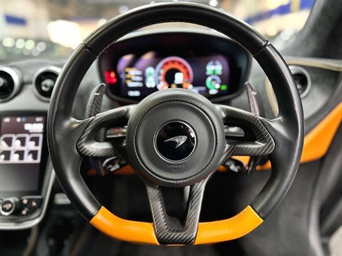 McLaren 570S 3.8 570s Coupe Semi-Auto 2dr 35