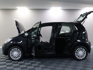 Volkswagen Up BASE 6