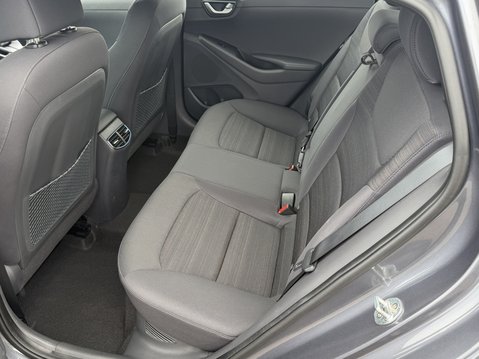 Hyundai IONIQ PREMIUM MHEV 36