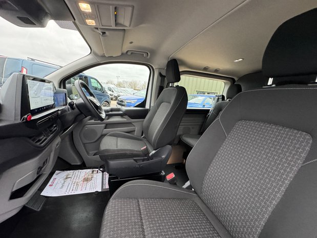 Ford Transit Custom Crew Cab AUTO LWB L2H1 Trend 280 Air Con Sport Alloys Camera Sensors SELECT 13