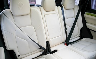 Porsche Cayenne Turbo S 14