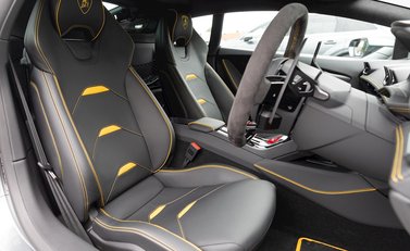 Lamborghini Huracan LP610-2 EVO RWD 11