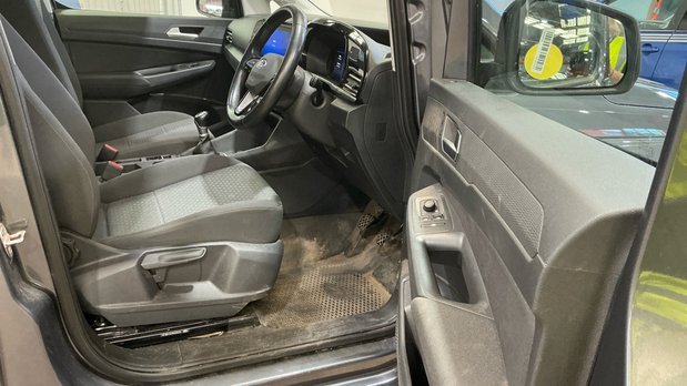 Ford Transit Connect SWB L1H1 Low Roof Limited Air Con Alloys Sensors Cam EURO 6 NO VAT 9